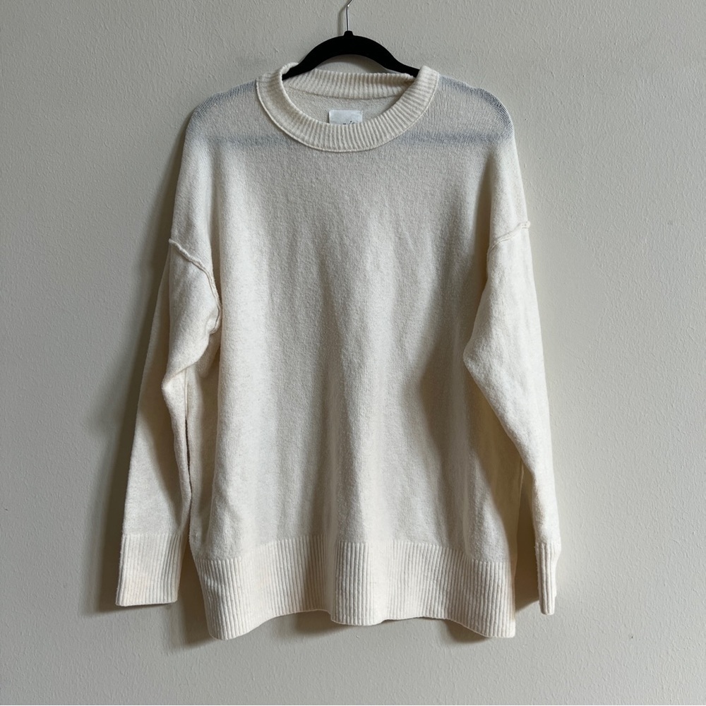 Aerie White Fuzzy Sweater Size small